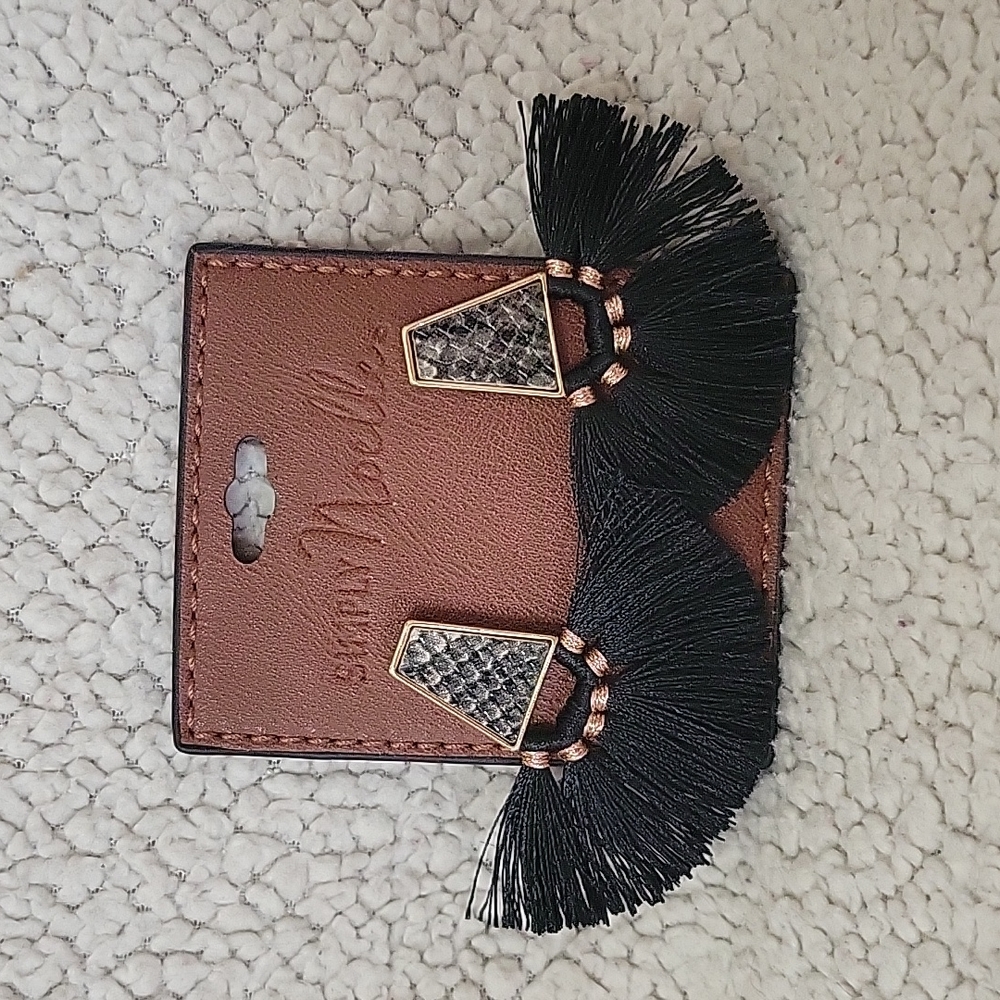 Simply Noelle Earrings